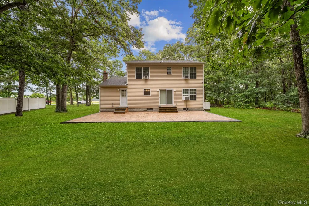 144 Dawn Drive Shirley, NY 11967