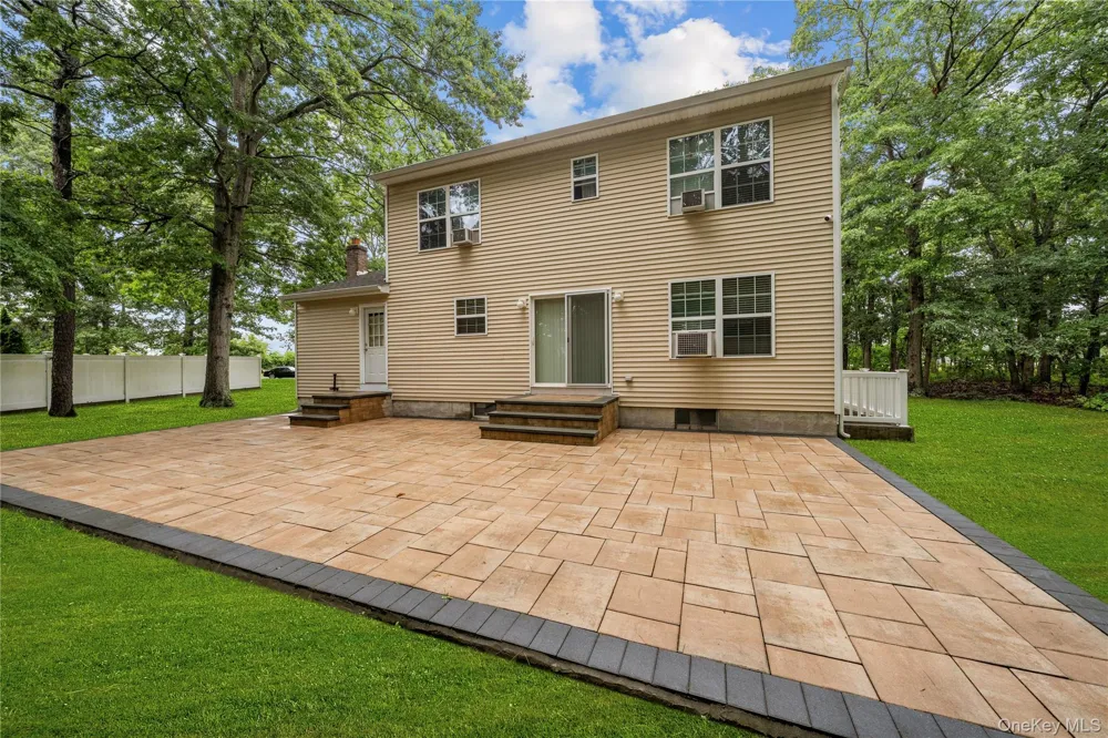 144 Dawn Drive Shirley, NY 11967