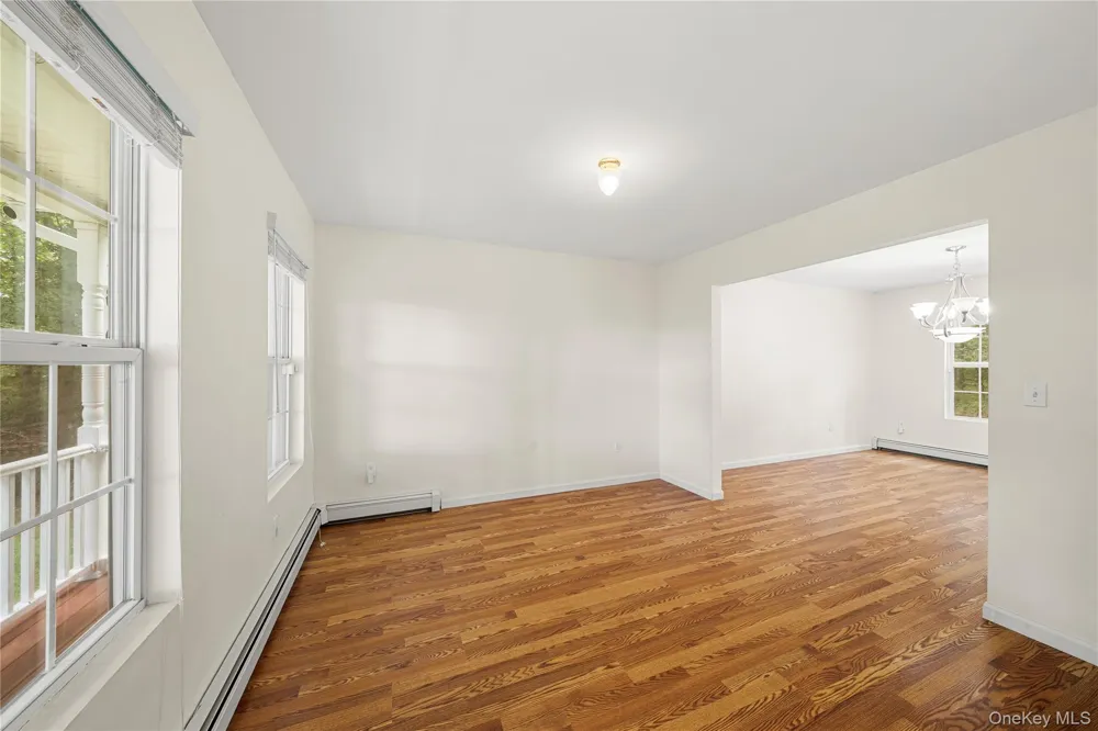 144 Dawn Drive Shirley, NY 11967