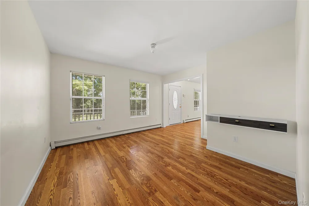 144 Dawn Drive Shirley, NY 11967