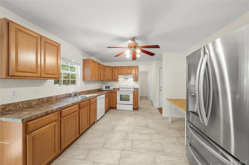 144 Dawn Drive Shirley, NY 11967