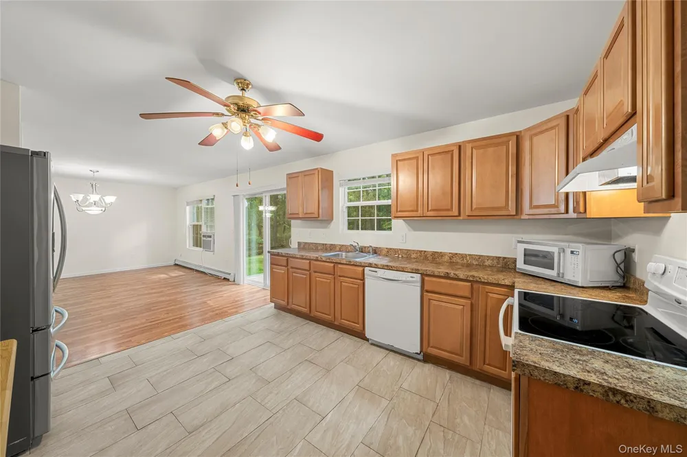 144 Dawn Drive Shirley, NY 11967