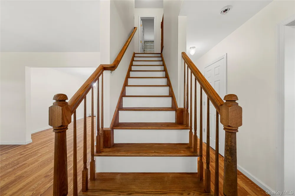 144 Dawn Drive Shirley, NY 11967