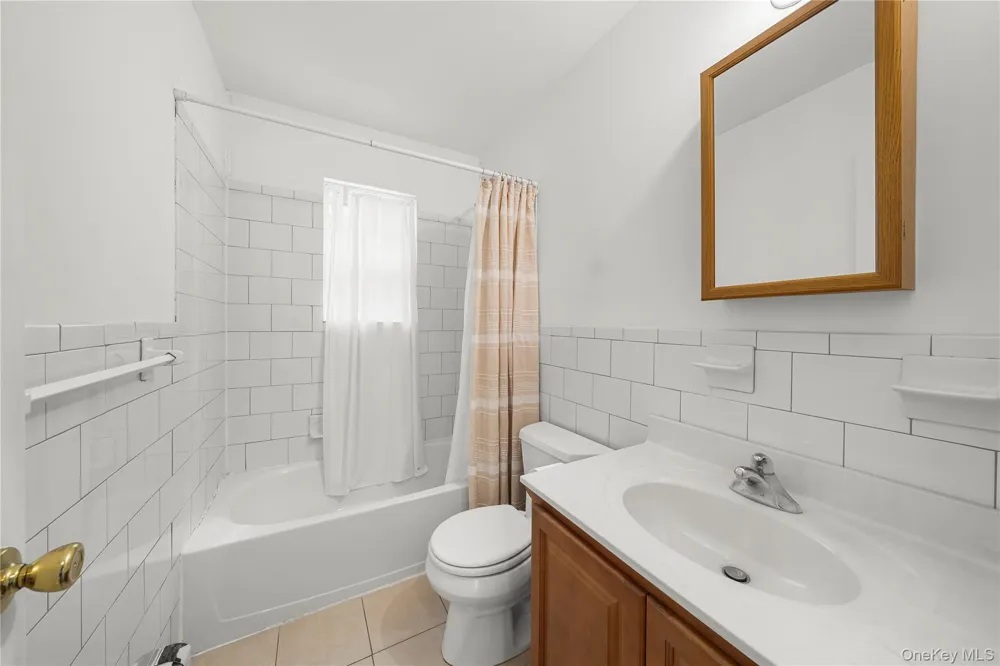 144 Dawn Drive Shirley, NY 11967