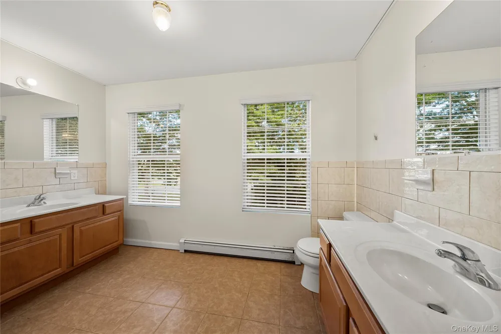 144 Dawn Drive Shirley, NY 11967