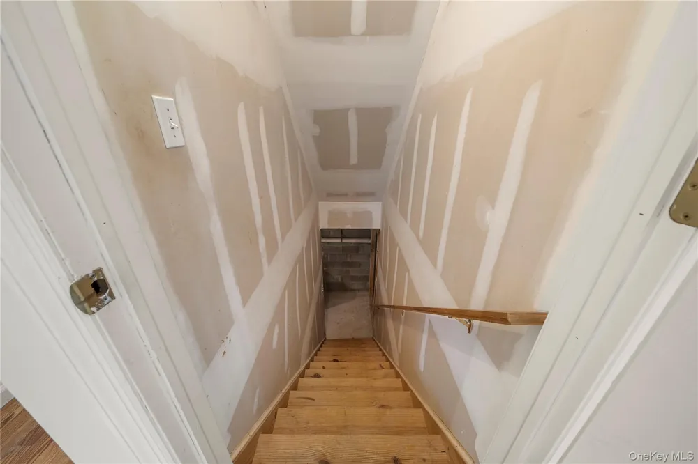 144 Dawn Drive Shirley, NY 11967