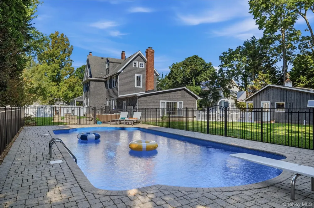 61 Ocean Avenue Islip, NY 11751