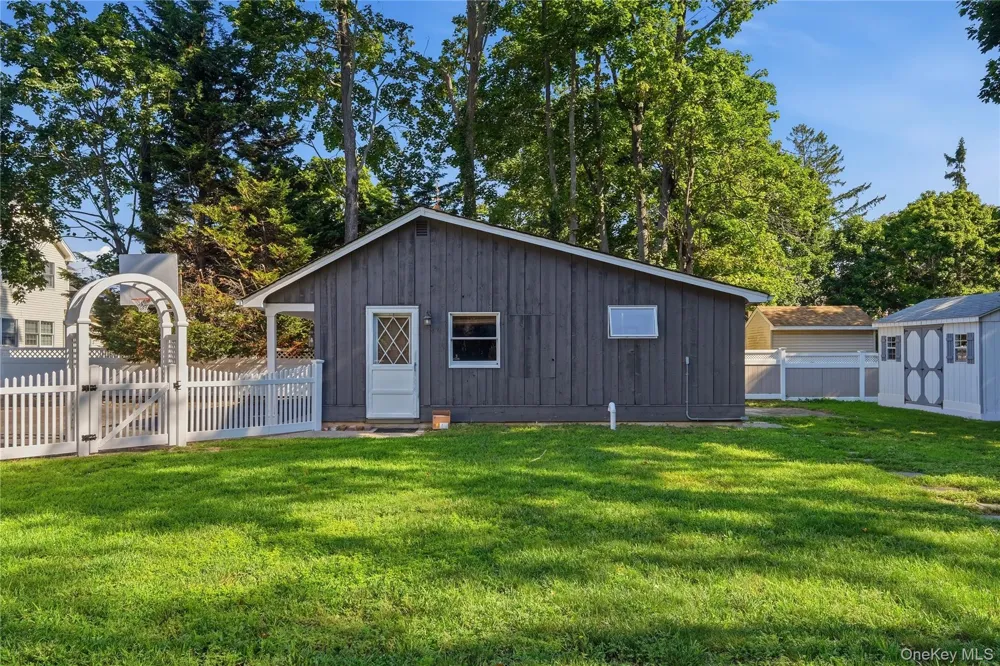61 Ocean Avenue Islip, NY 11751