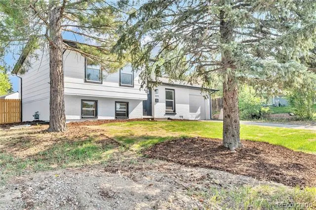10272 W Lehigh Avenue Denver, CO 80235