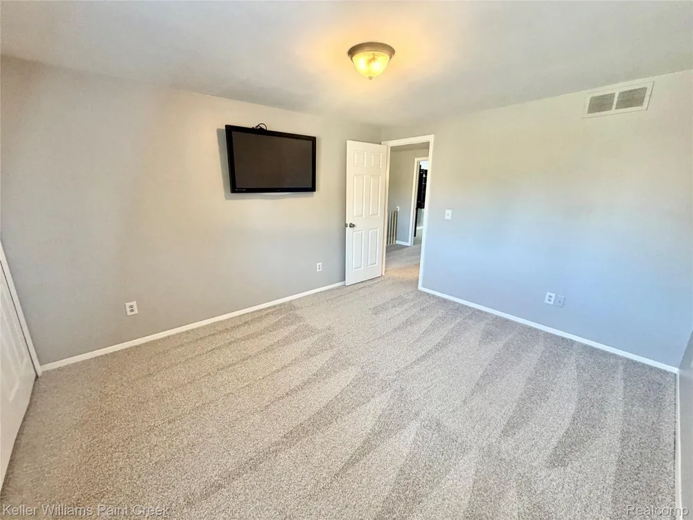 37275 Glenbrook Drive #4 Clinton Charter Township, MI 48036
