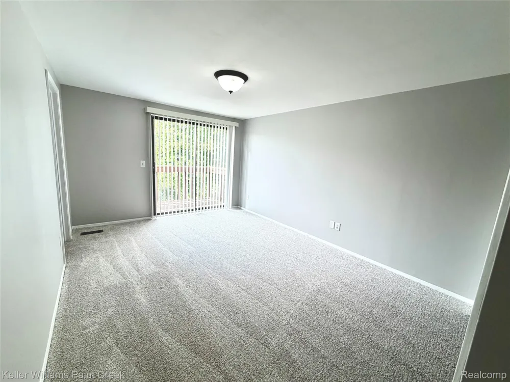 37275 Glenbrook Drive #4 Clinton Charter Township, MI 48036