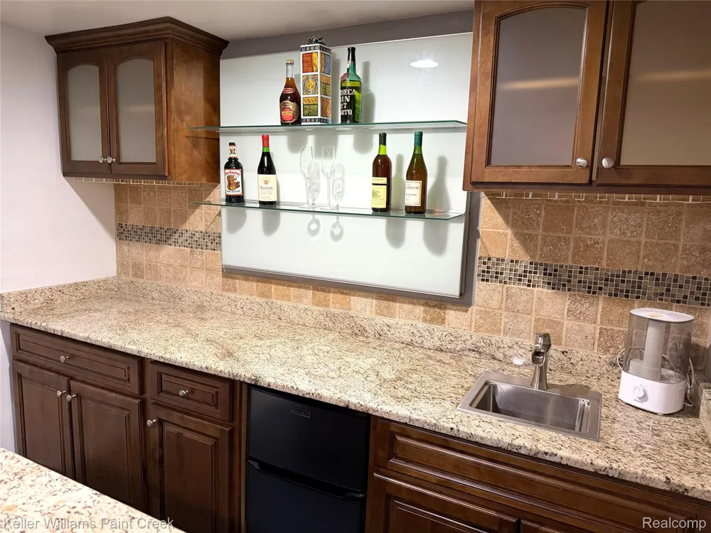 37275 Glenbrook Drive #4 Clinton Charter Township, MI 48036