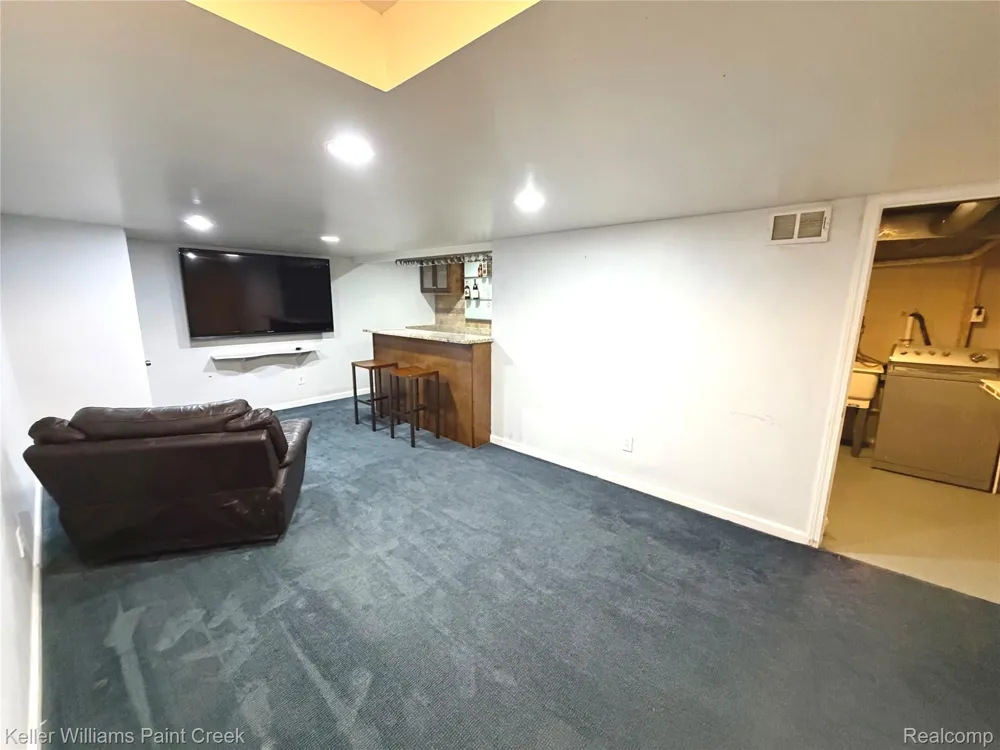 37275 Glenbrook Drive #4 Clinton Charter Township, MI 48036