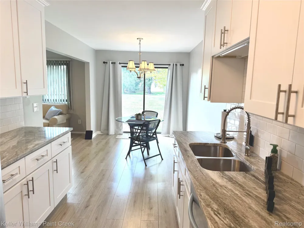 37275 Glenbrook Drive #4 Clinton Charter Township, MI 48036