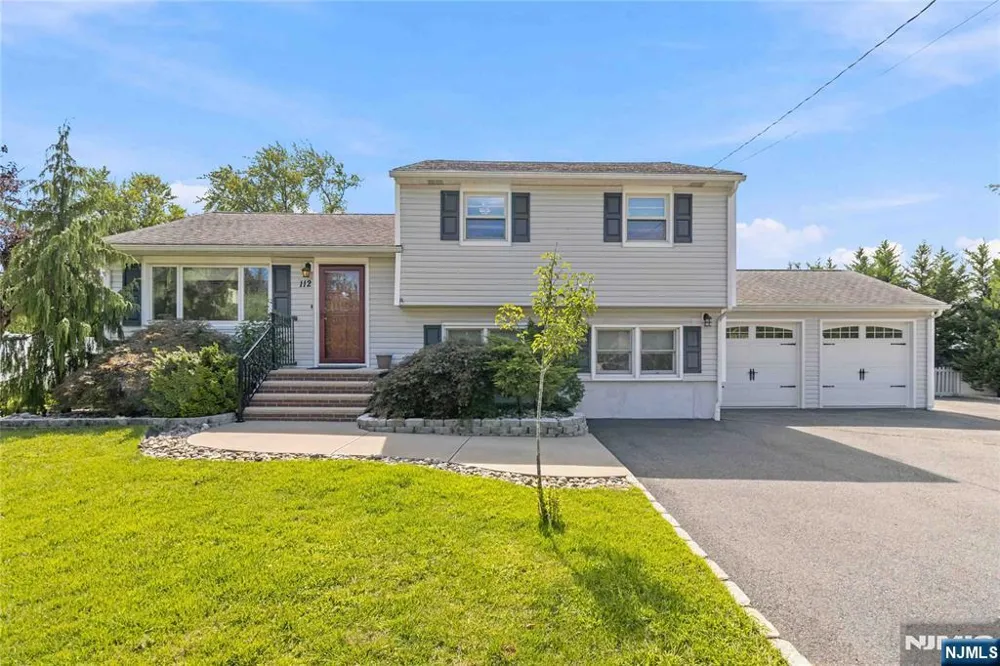 112 Sand Road Fairfield, NJ 07004