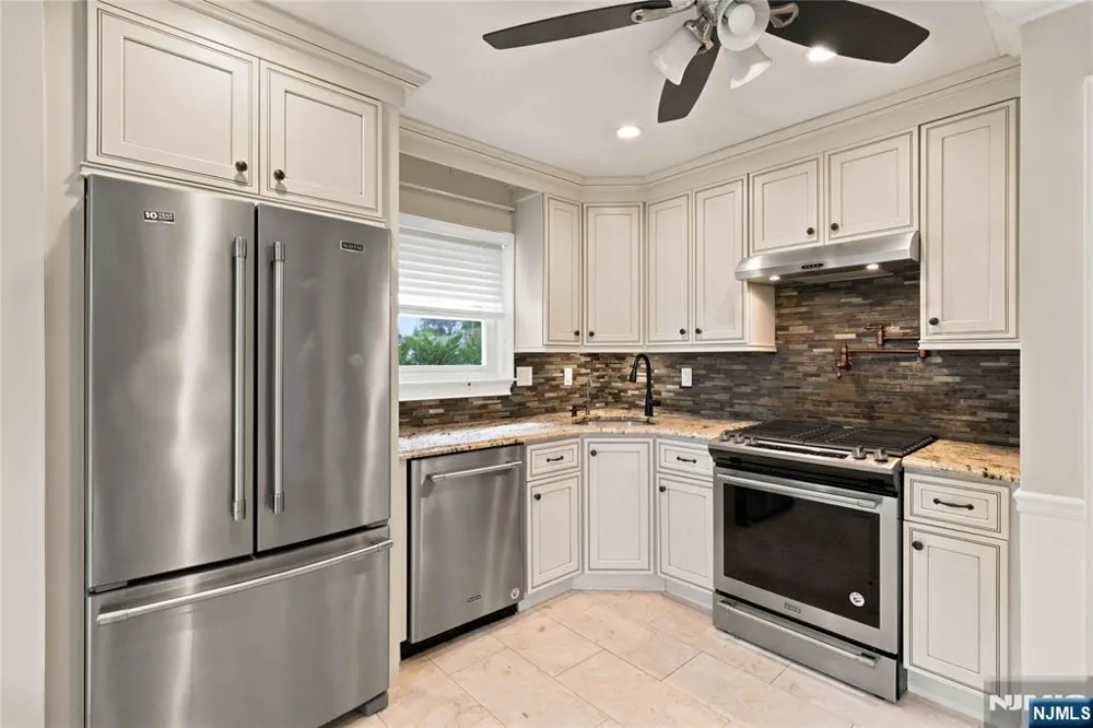 112 Sand Road Fairfield, NJ 07004