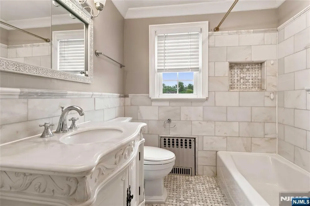 112 Sand Road Fairfield, NJ 07004