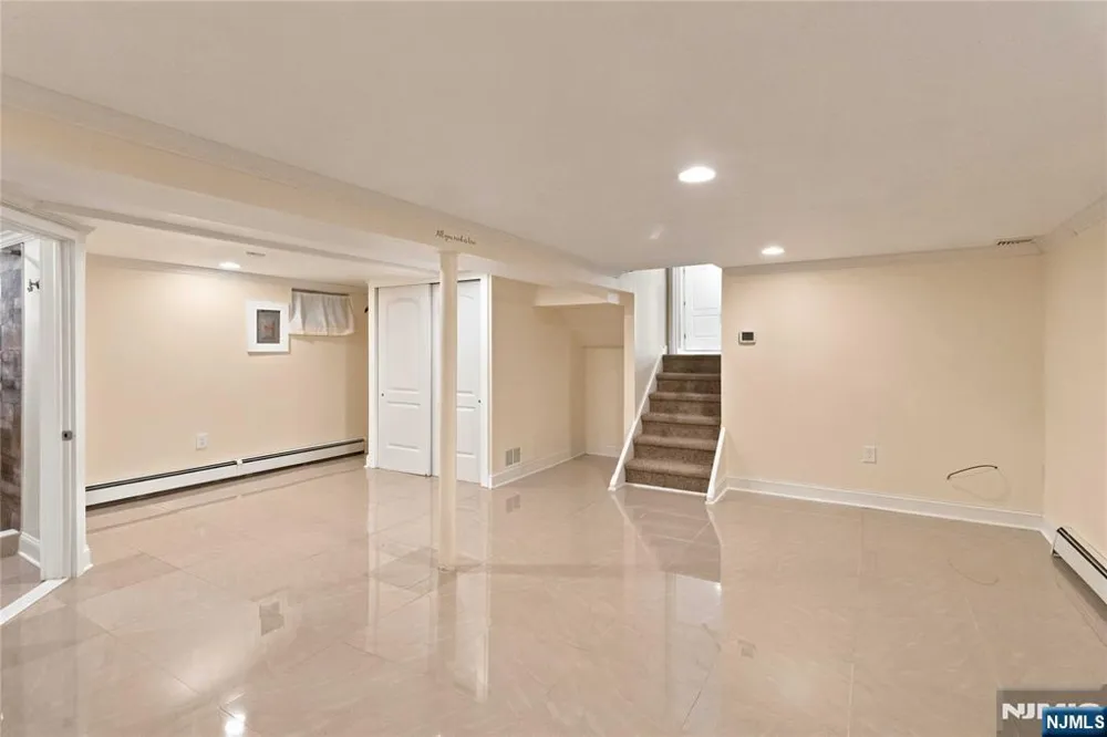 112 Sand Road Fairfield, NJ 07004