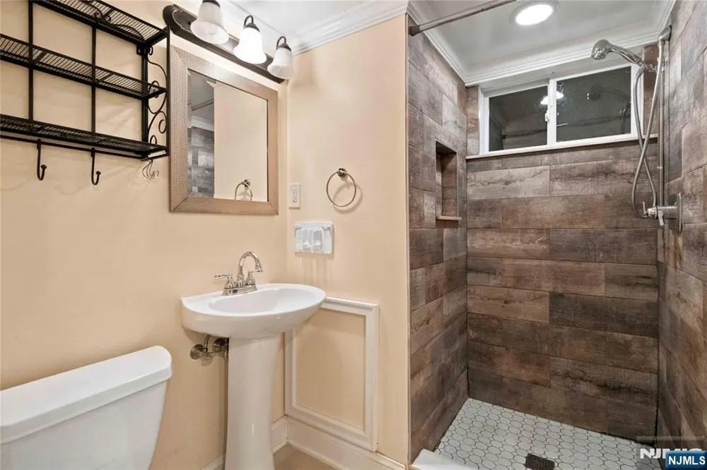 112 Sand Road Fairfield, NJ 07004