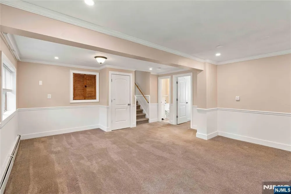 112 Sand Road Fairfield, NJ 07004