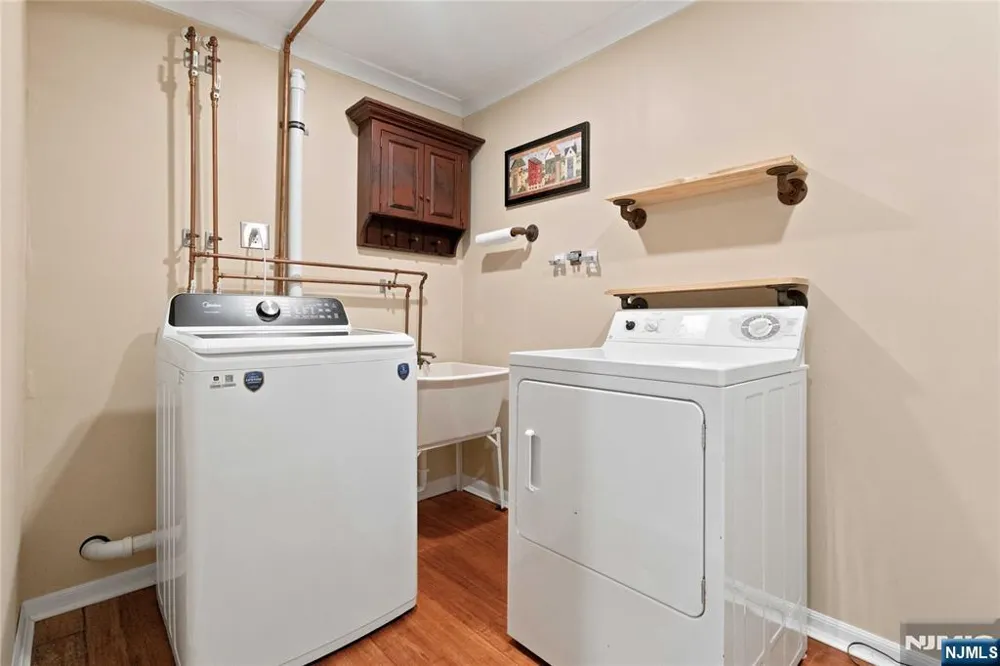 112 Sand Road Fairfield, NJ 07004