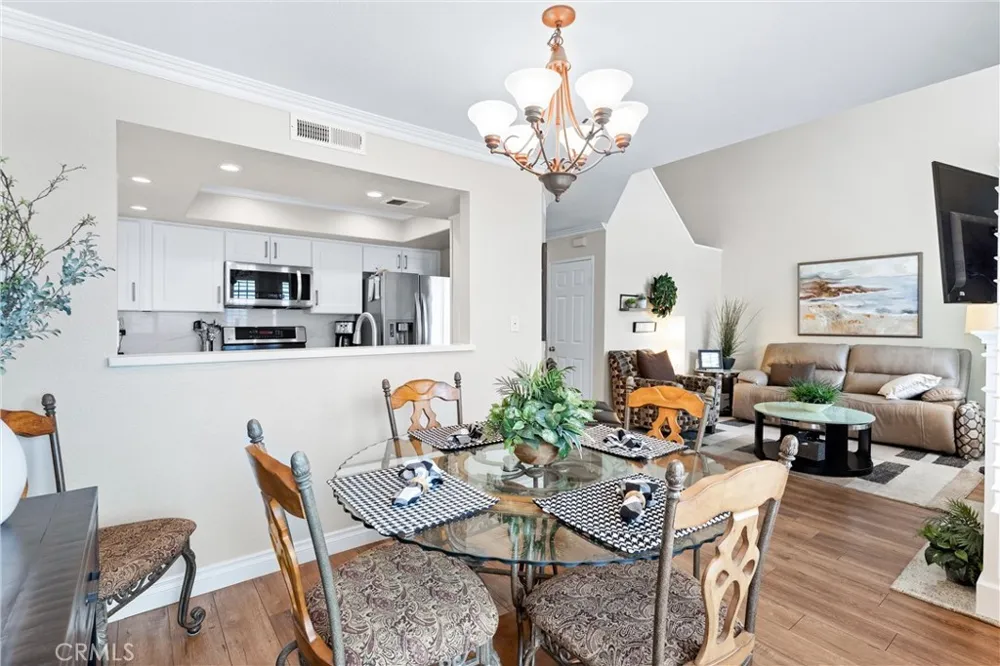 1037 S Daybreak Court Anaheim, CA 92808