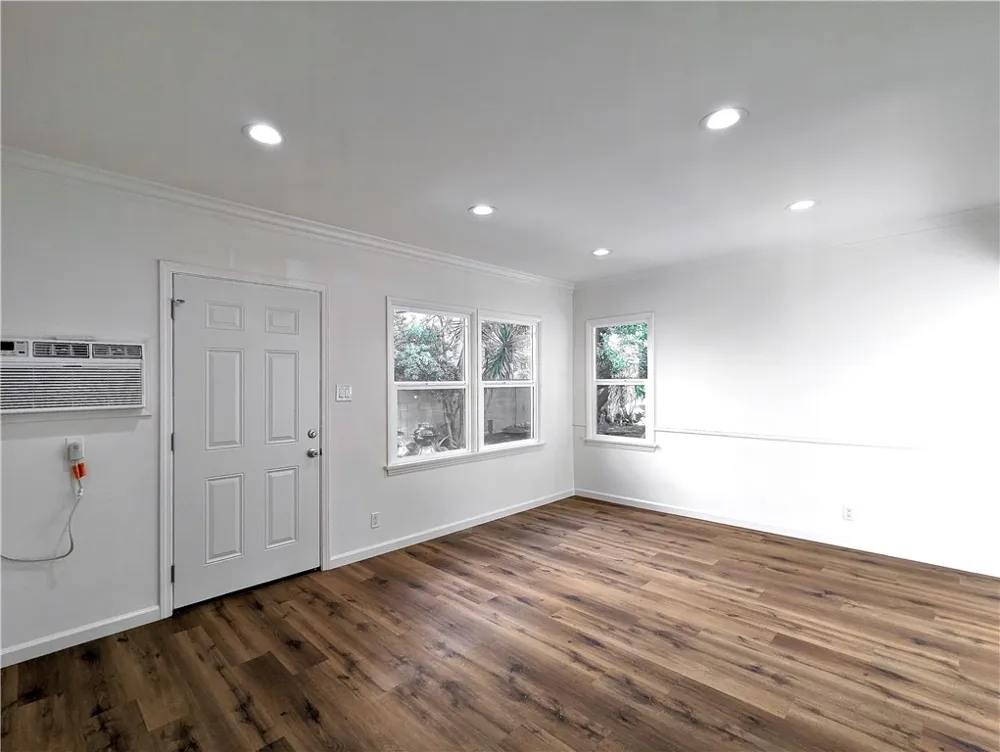10931 Whipple Street Studio City, CA 91602