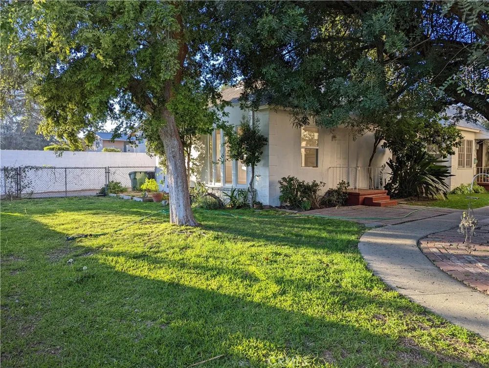 10931 Whipple Street Studio City, CA 91602