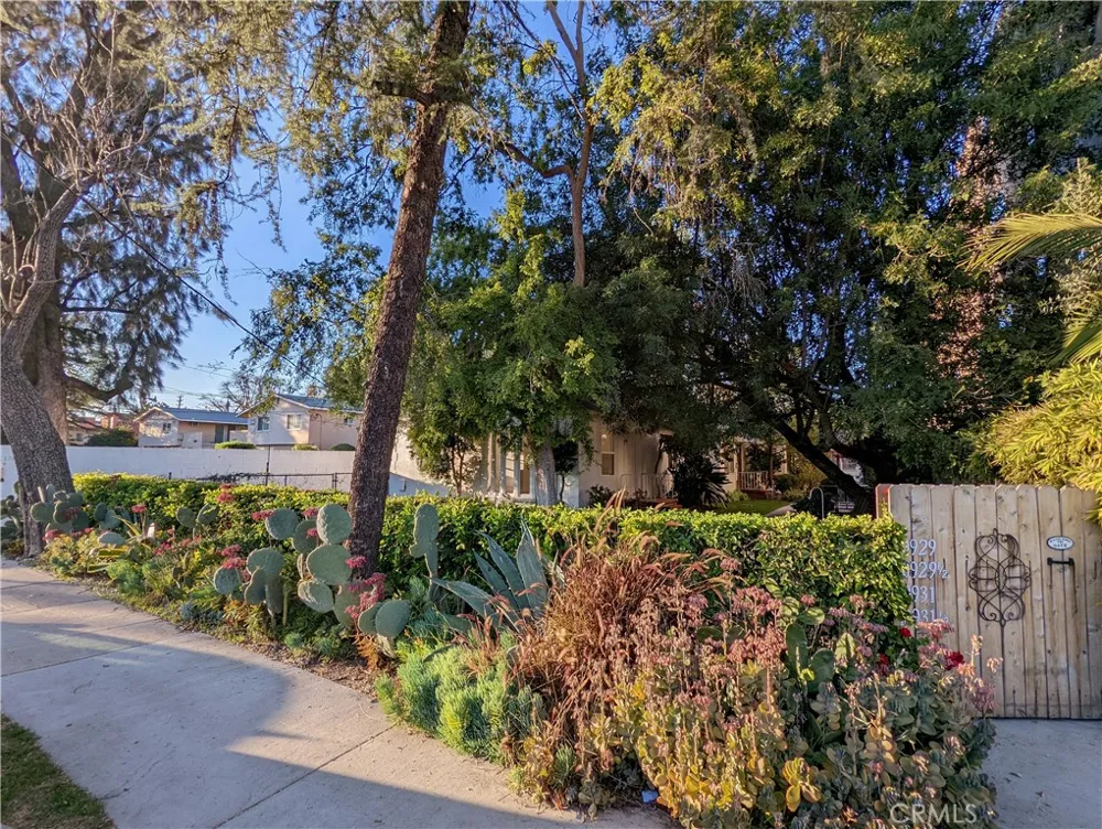 10931 Whipple Street Studio City, CA 91602