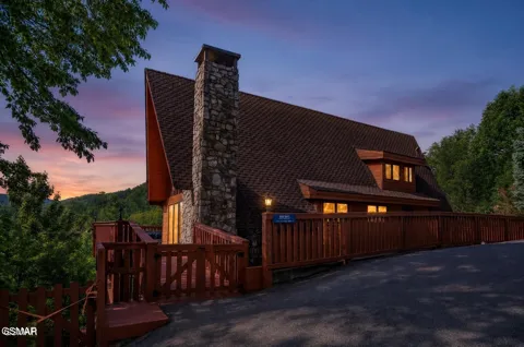 1109 Ski View Drive