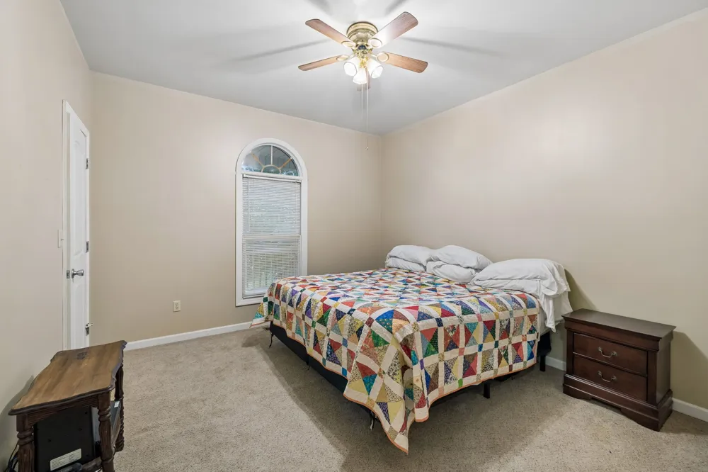 500 Hurricane Creek Rd Mc Ewen, TN 37101