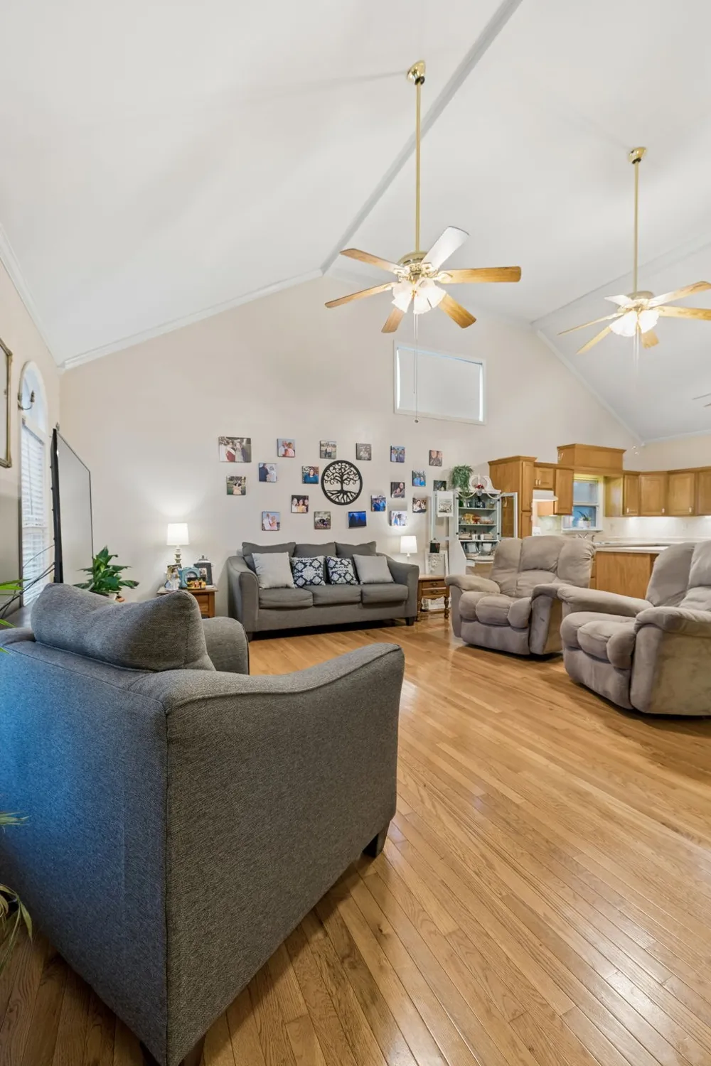 500 Hurricane Creek Rd Mc Ewen, TN 37101