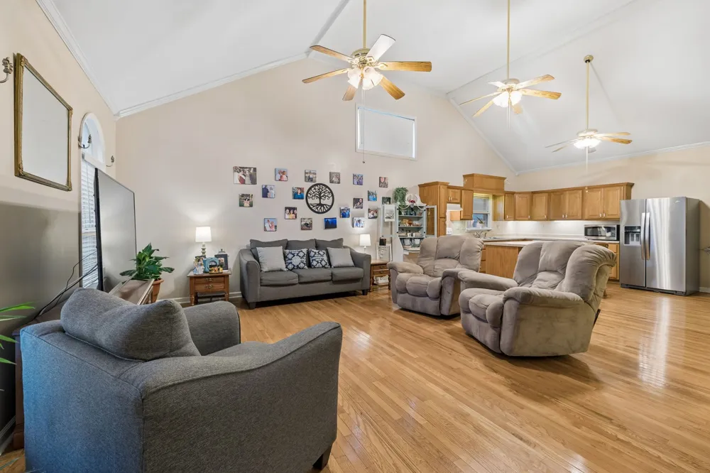 500 Hurricane Creek Rd Mc Ewen, TN 37101