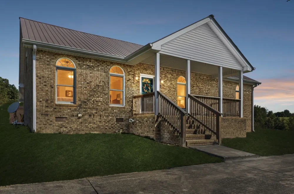 500 Hurricane Creek Rd Mc Ewen, TN 37101