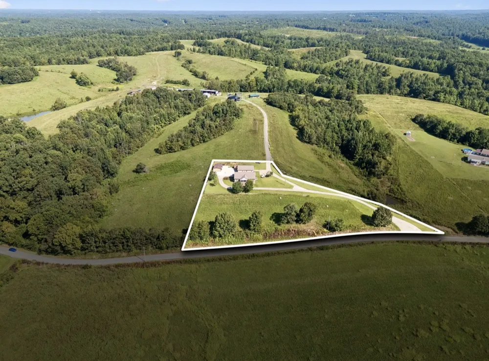 500 Hurricane Creek Rd Mc Ewen, TN 37101