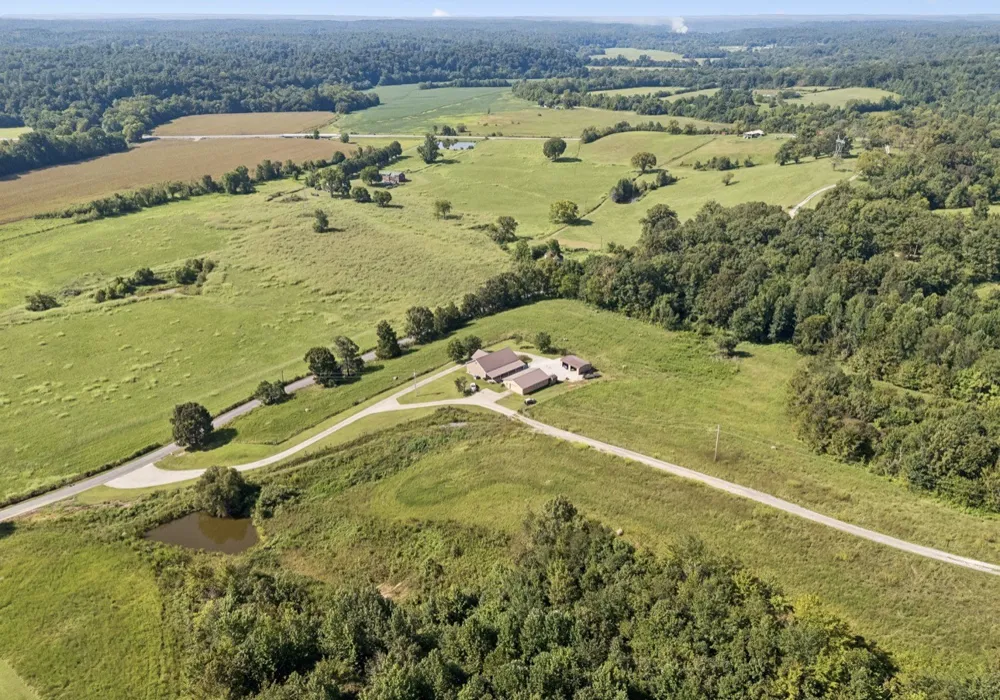 500 Hurricane Creek Rd Mc Ewen, TN 37101