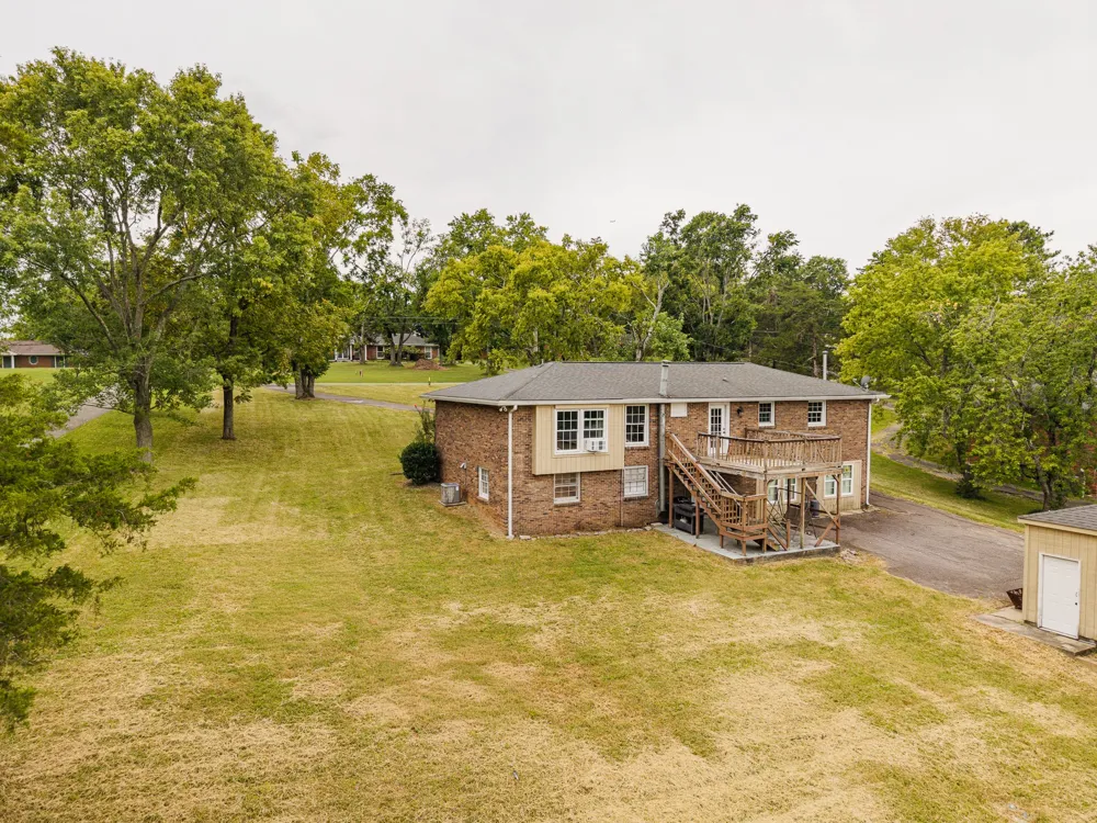 153 Country Club Dr Hendersonville, TN 37075