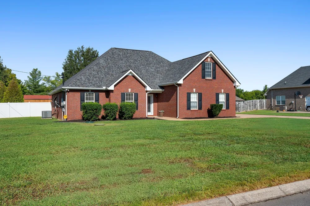 1005 Stratus Dr Murfreesboro, TN 37127