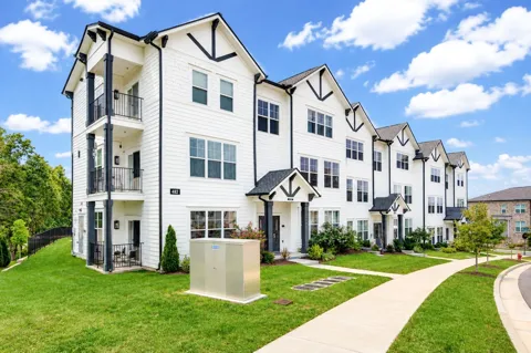 482 Portsdale Dr #10