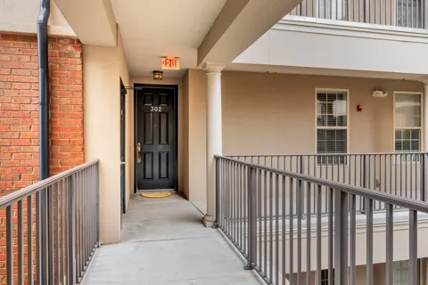 305 Seven Springs Way #302