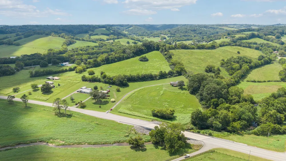 2751 Lynchburg Hwy Lynchburg, TN 37352