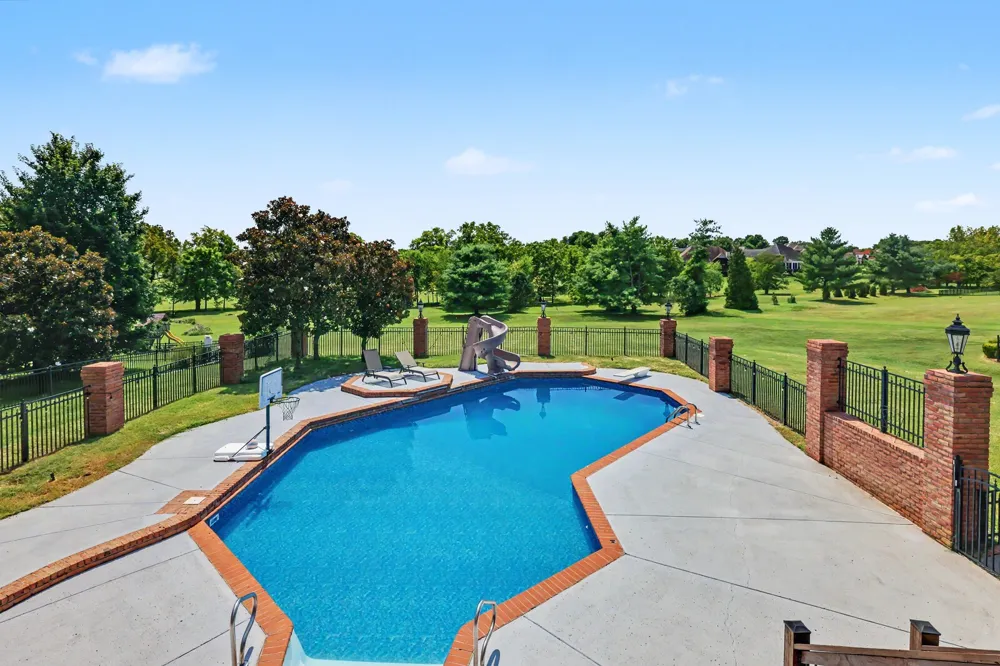 107 Gaston St Gallatin, TN 37066