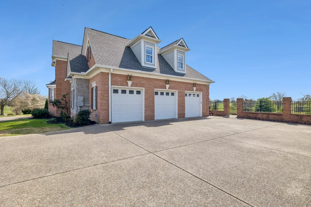 107 Gaston St Gallatin, TN 37066