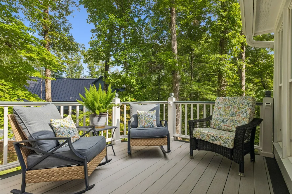 1006 Champion Hills Dr Kingston Springs, TN 37082
