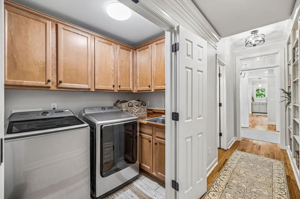 1006 Champion Hills Dr Kingston Springs, TN 37082