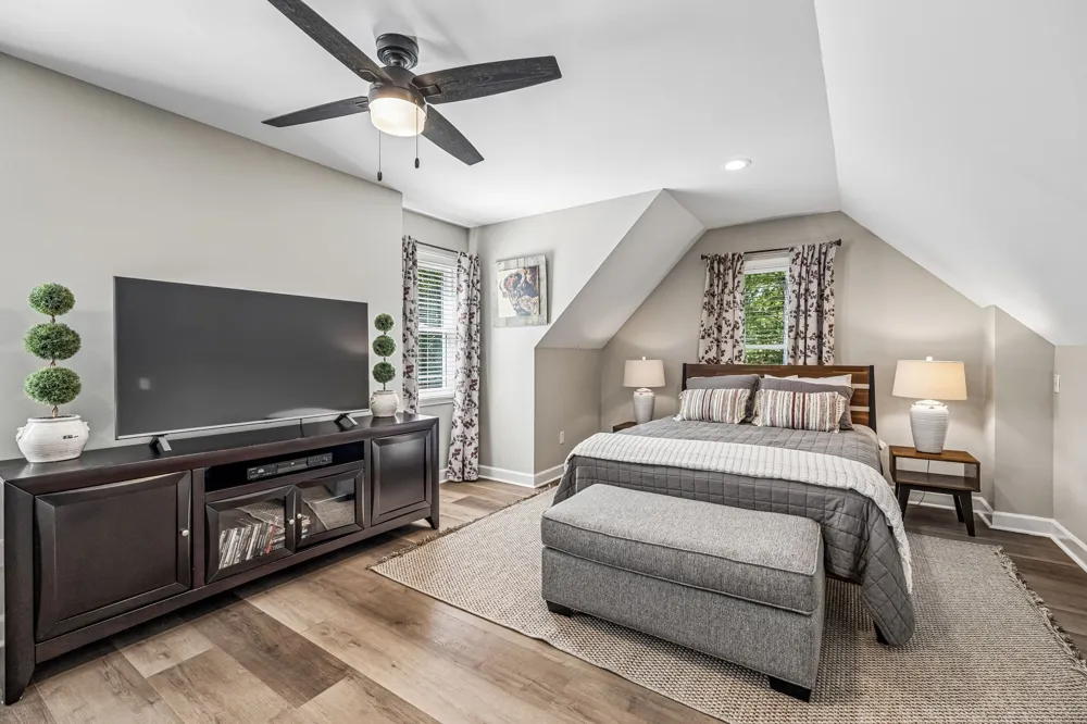 1006 Champion Hills Dr Kingston Springs, TN 37082