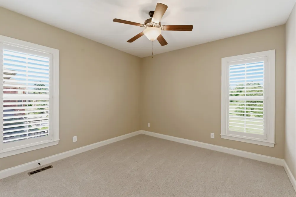 2146 Gorden Xing Gallatin, TN 37066