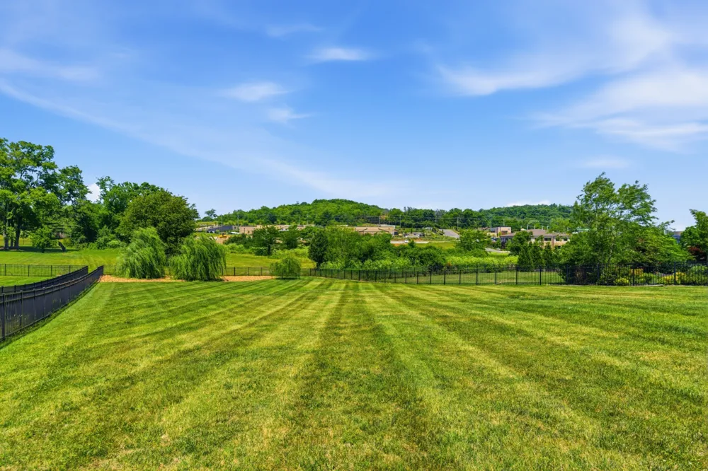 2146 Gorden Xing Gallatin, TN 37066