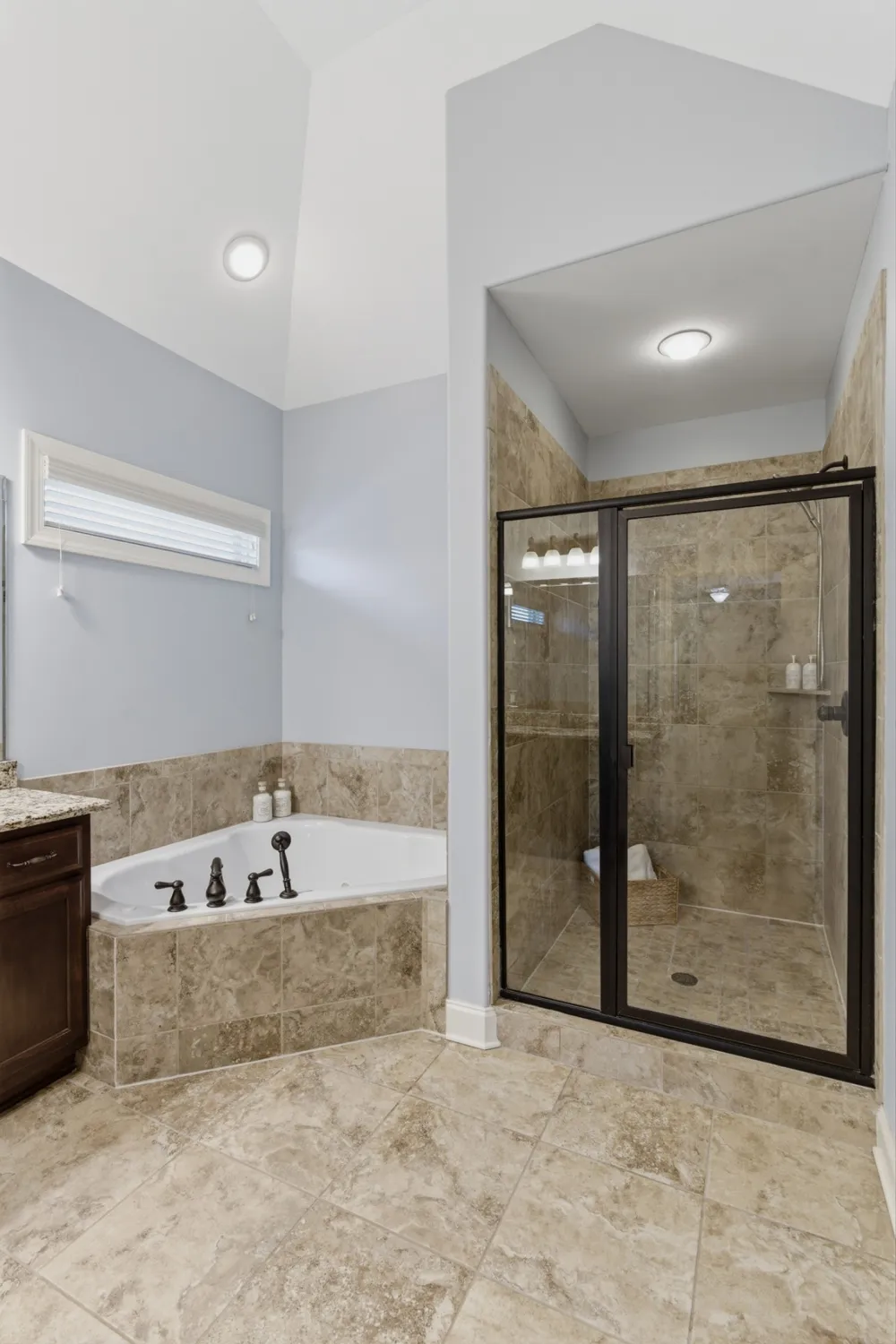 2146 Gorden Xing Gallatin, TN 37066
