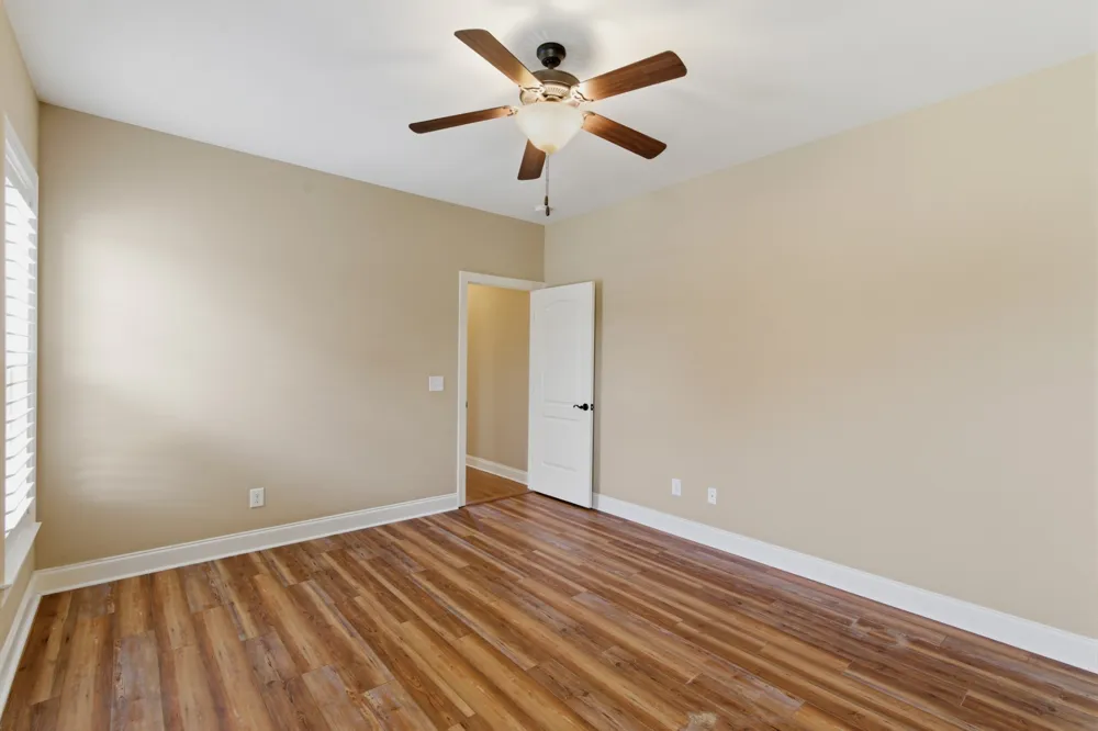 2146 Gorden Xing Gallatin, TN 37066